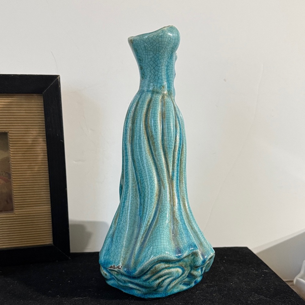 Vintage 1990s Blue Crackle Dress Silhouette Vase - Picture 4 of 7